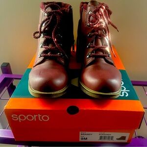 Size 9 medium ladies burgundy leather Sporto boots